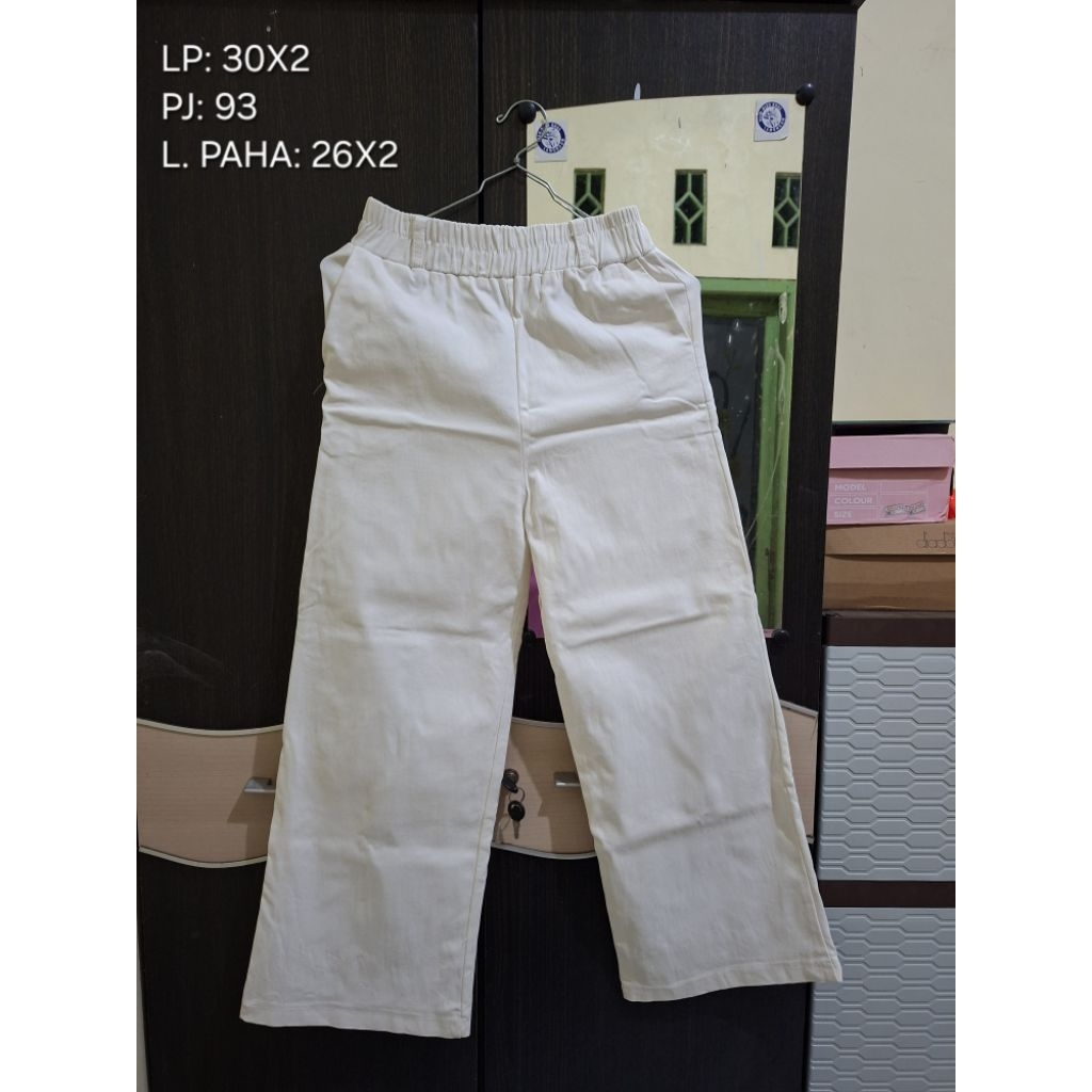 PRELOVED CELANA PUTIH MY STYLE