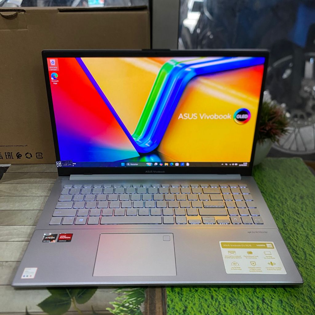 New Asus Vivobook E1504FA Ryzen 5-7520U 16GB 512GB 15,6"OLED Windows 11