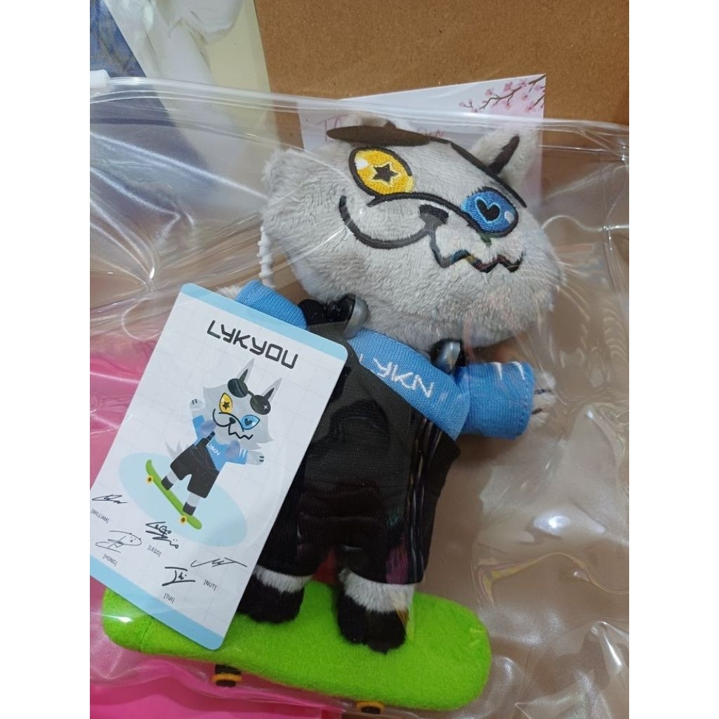 GMMTV OFFICIAL MERCHANDISE DOLL KEYCHAIN LYKYOU & MINI DOLL YUZUMUMU