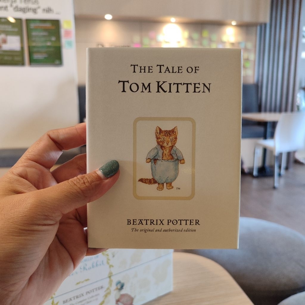 BIG BAD WOLF BOOKS • THE WORLD OF PETER RABBIT BOX (ECERAN) - (8) THE TALE OF TOM KITTEN - CHILDREN'