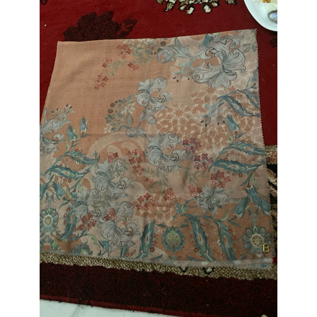 Preloved buttonscarves topkapi voal square