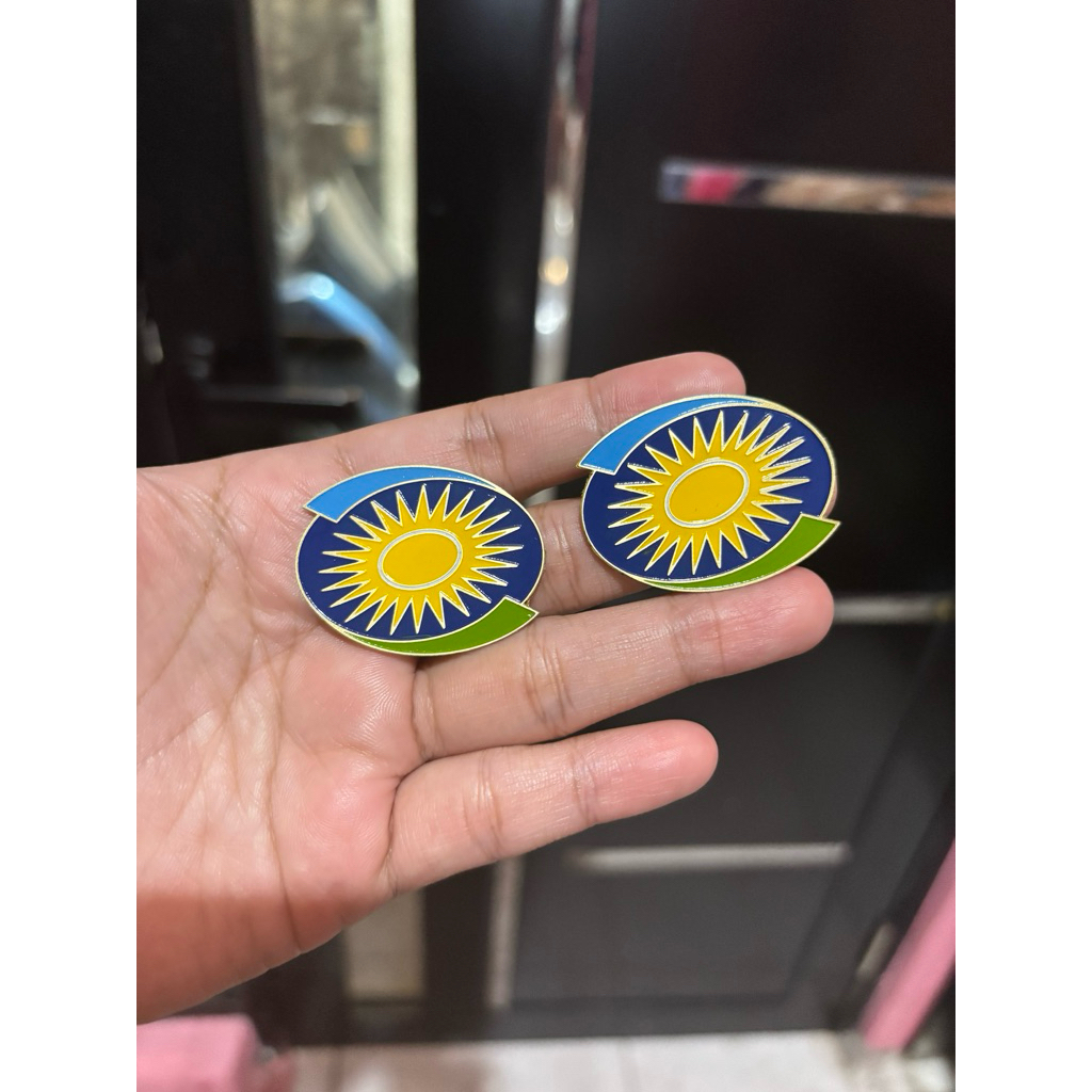 Pin jas custom logo