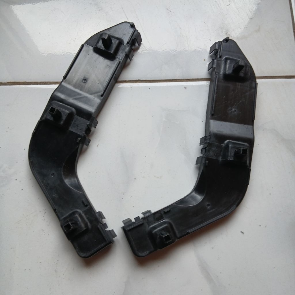 Breket bemper belakang suzuki Apv