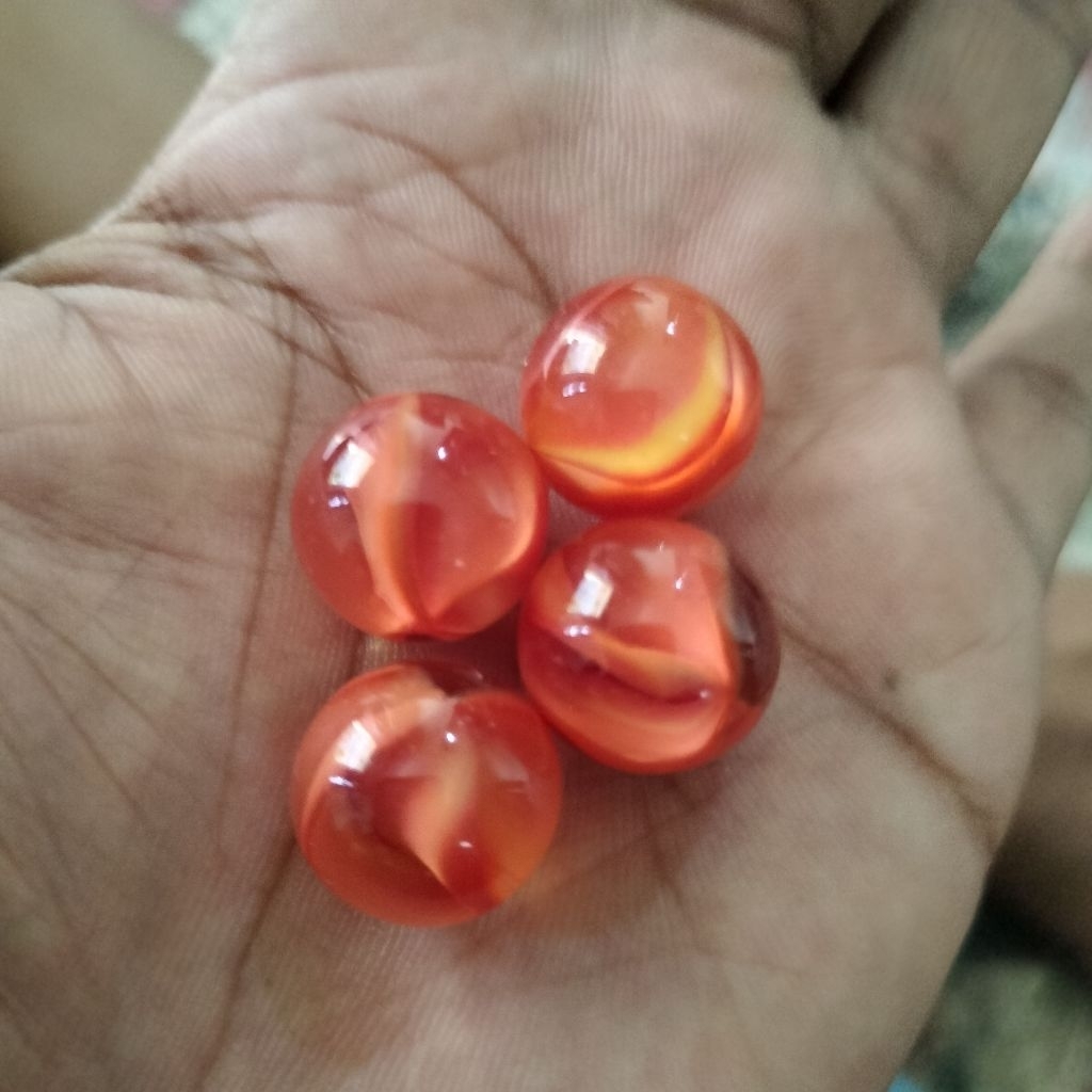 Kelereng merah jadul