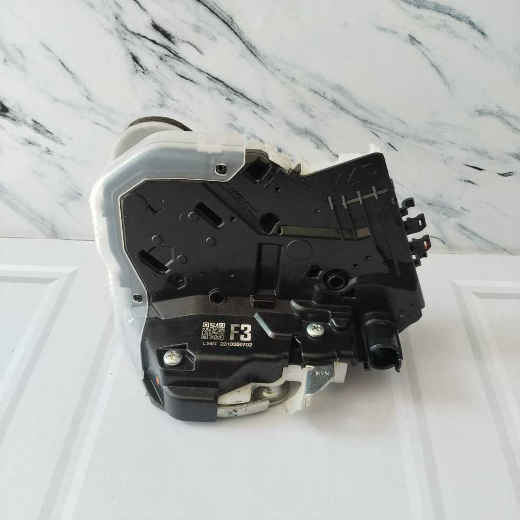 Door lock pintu depan mobil Toyota Avanza Xenia 2022 Original Pin 2 Kanan