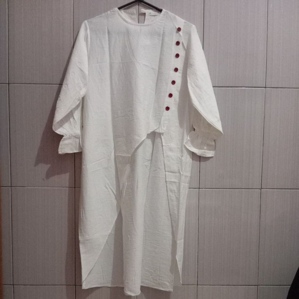 preloved tunik wanita kekinian korean style broken white