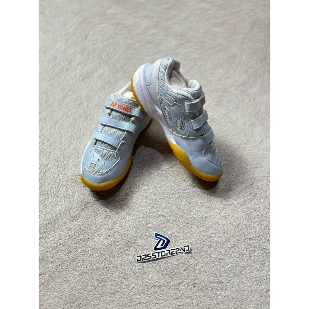 Sepatu Badminton Anak Yonex Power Cushion 101 JR