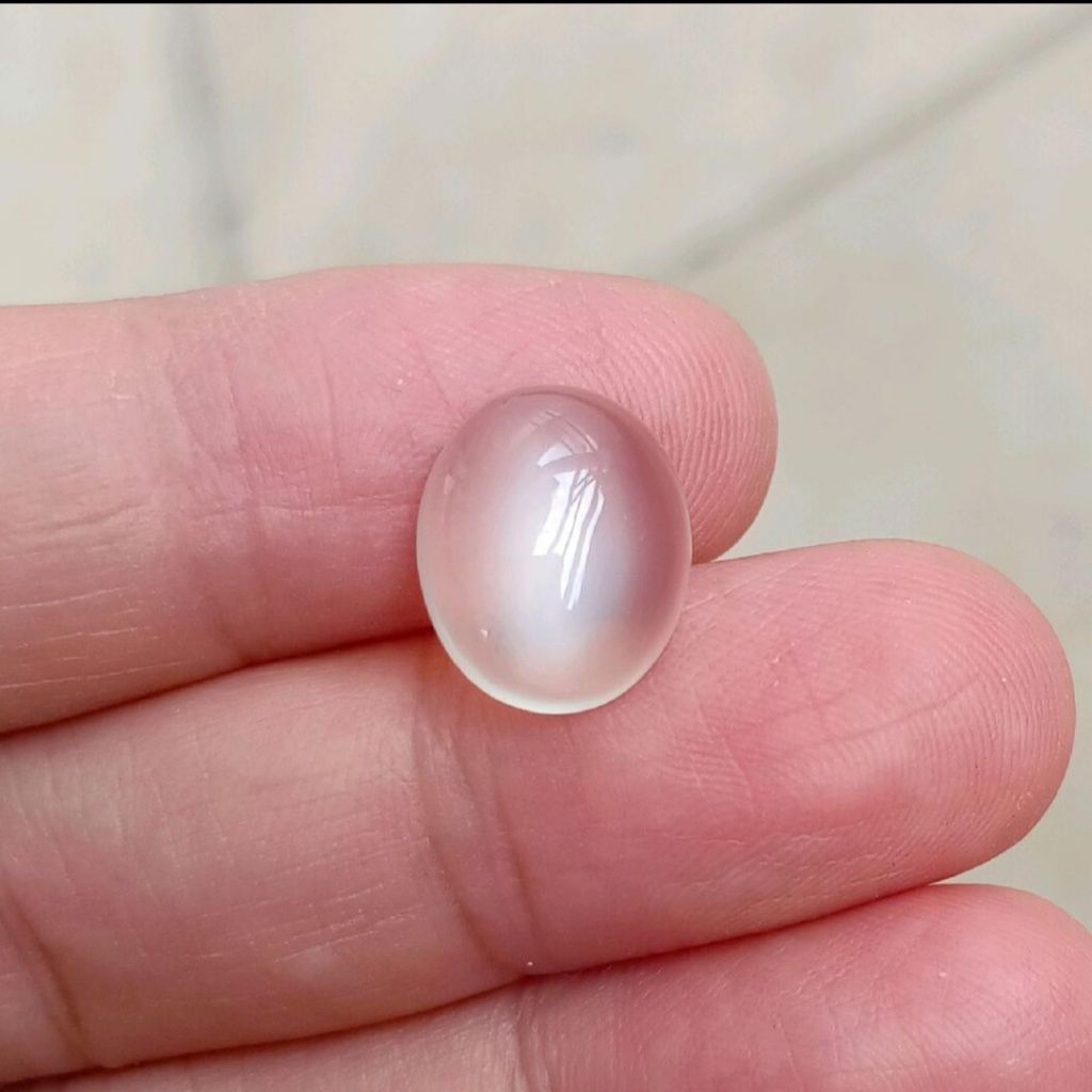 Batu Biduri Bulan Air Beras 14x11x5mm, Batu mulus Clean Seperti kaca, Ada Cateye di star nya
