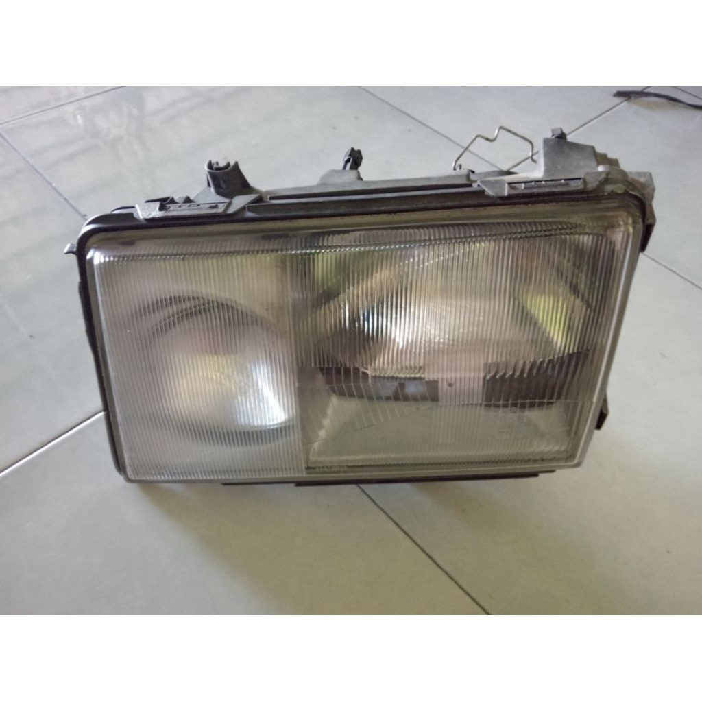 lampu depan headlamp Mercedes Benz boxer W124 sebelah kiri original copotan