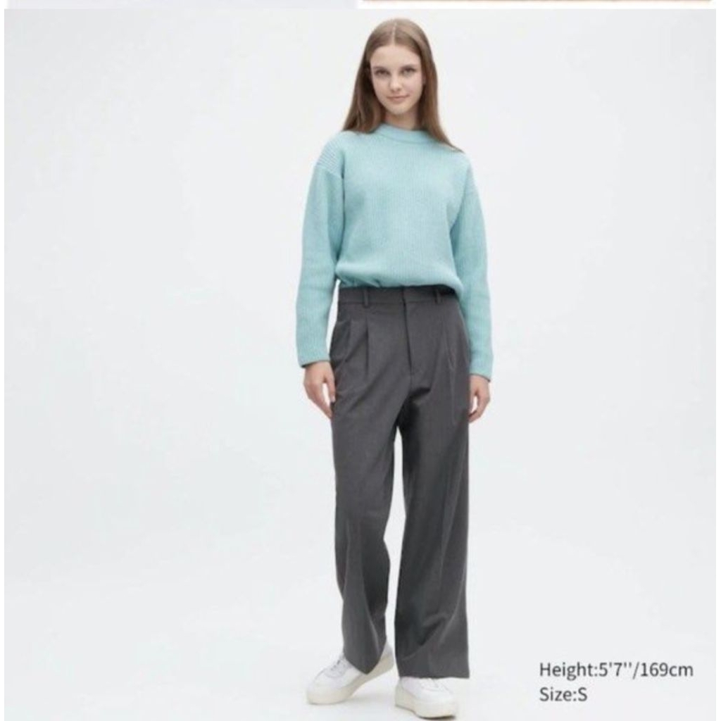 Uniqlo Pleated Wide Pants in Dark Grey M / Celana Lebar Rapi