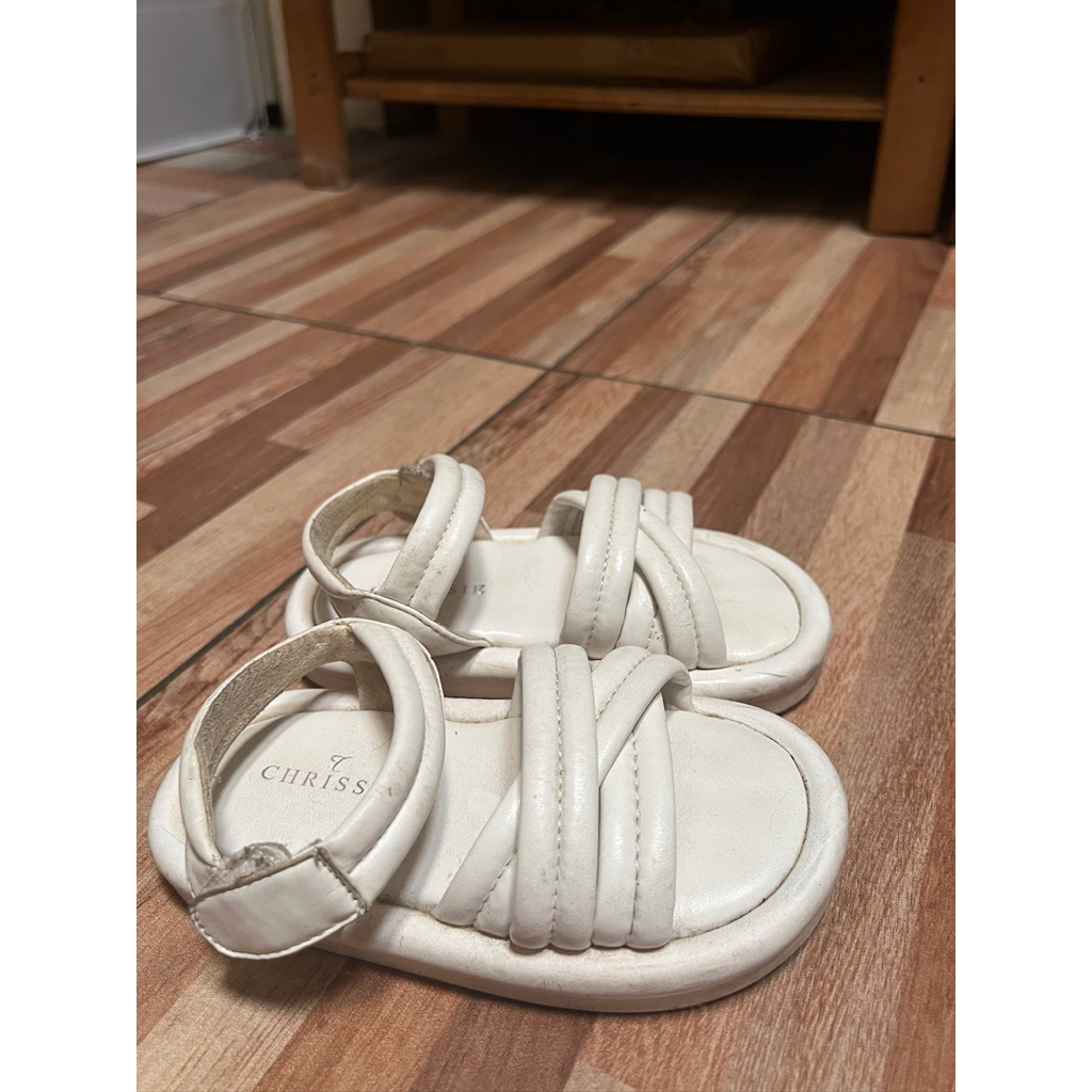 Preloved Sepatu Sendal Anak Chrissie