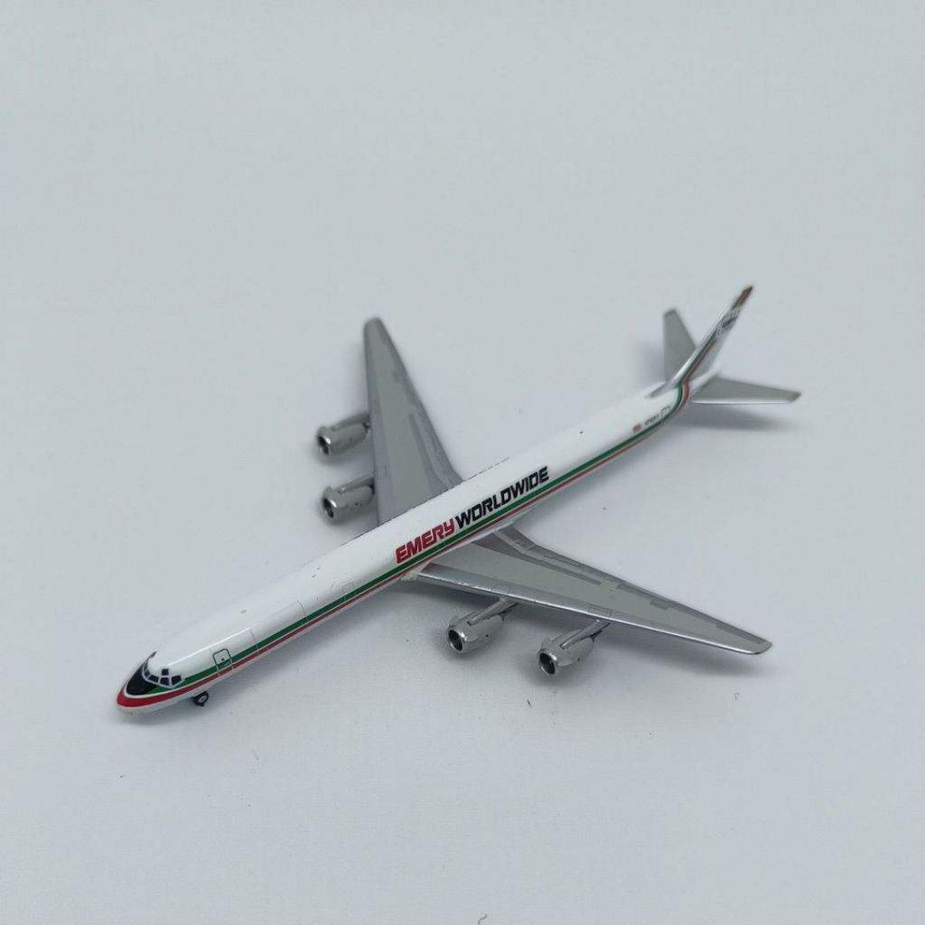 Diecast Pesawat DC-8-73 Emery Worldwide 1:400 Miniatur Koleksi Aviasi