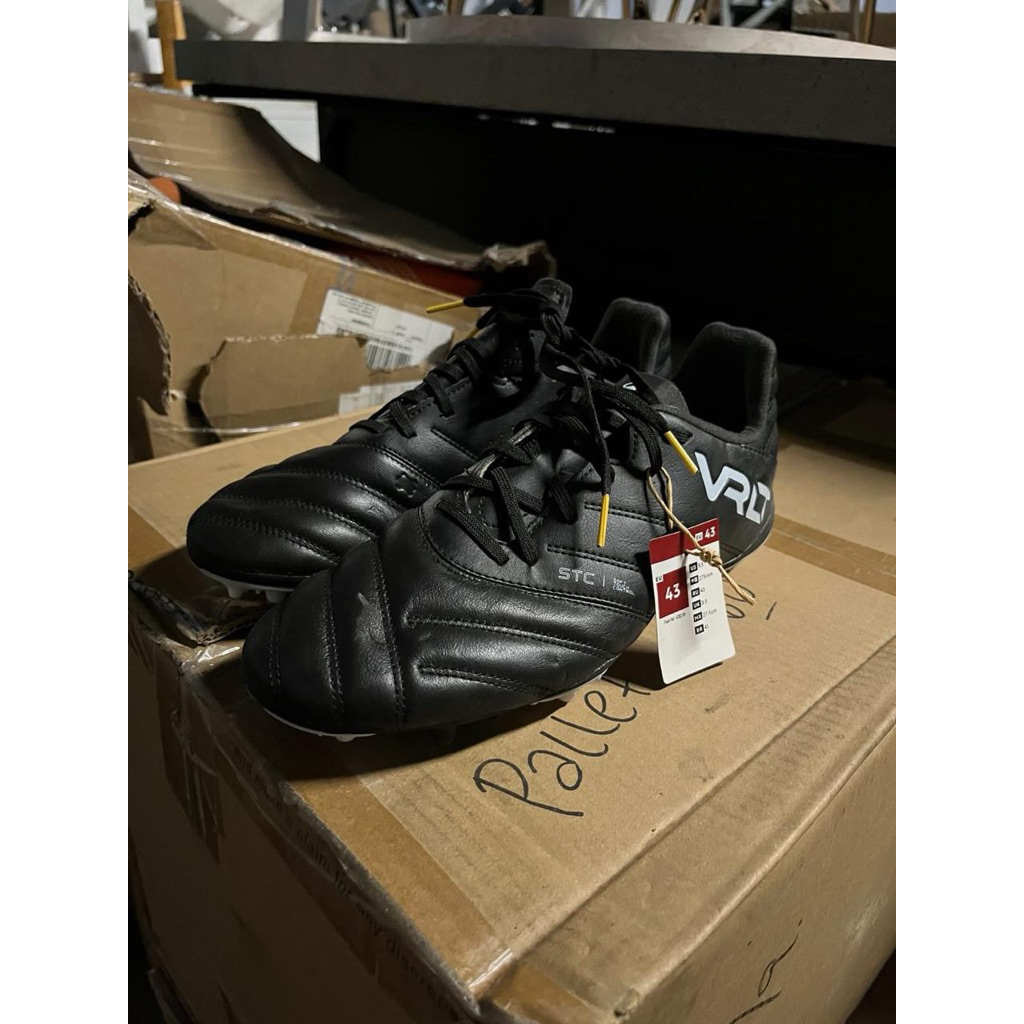 Sepatu Bola Viralto II Matador MG/AG Kulit - Hitam ukuran 43