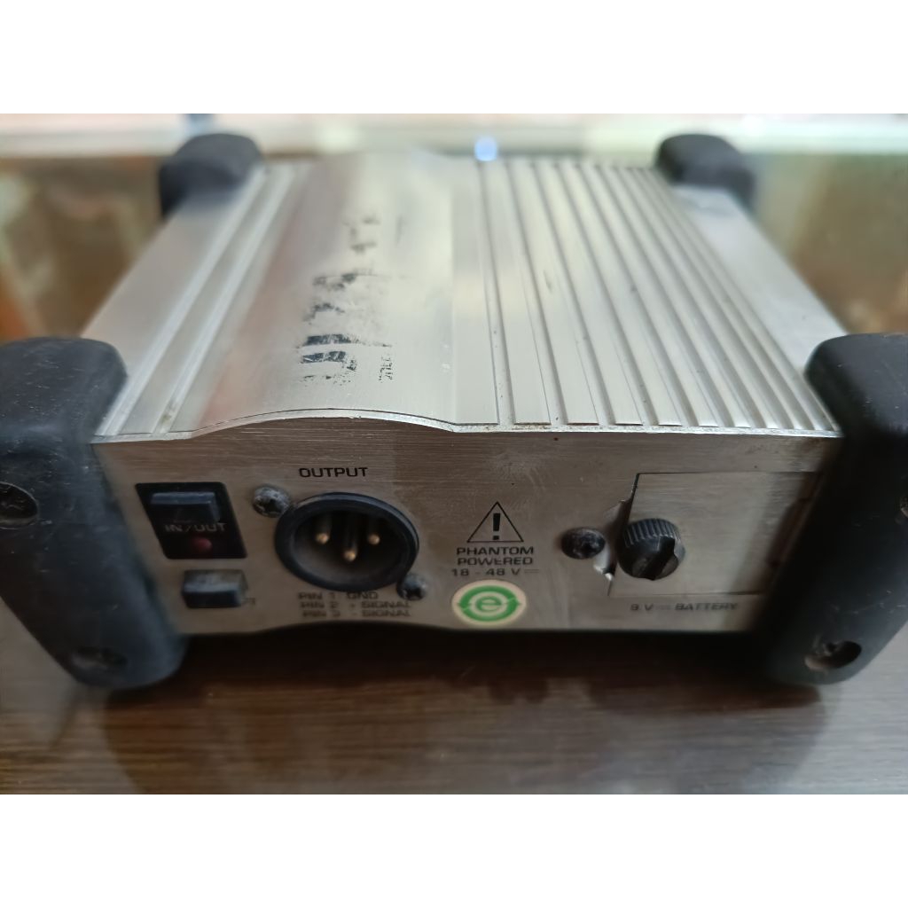 DI BOX BEHRINGER DI 100