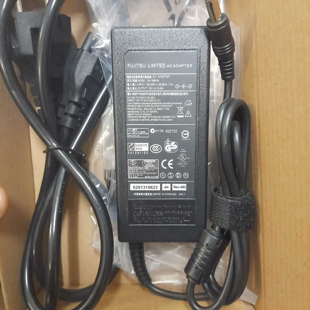 Adaptor Charger Laptop Fujitsu LifeBook U772 U772-ACSCL30045 U554 UH552 UH572 19V 3.42A