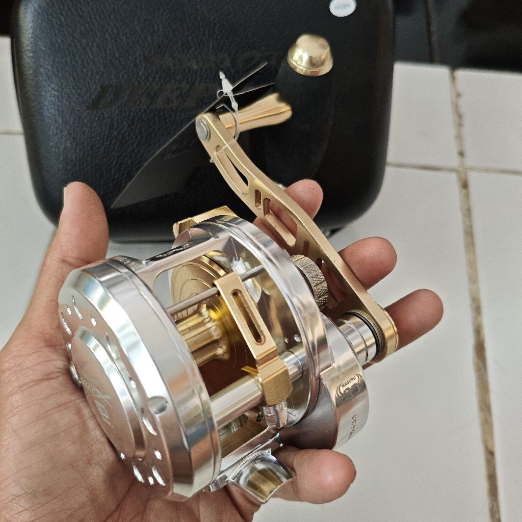 Reel Maguro Deep X LW 500NHL handel kiri