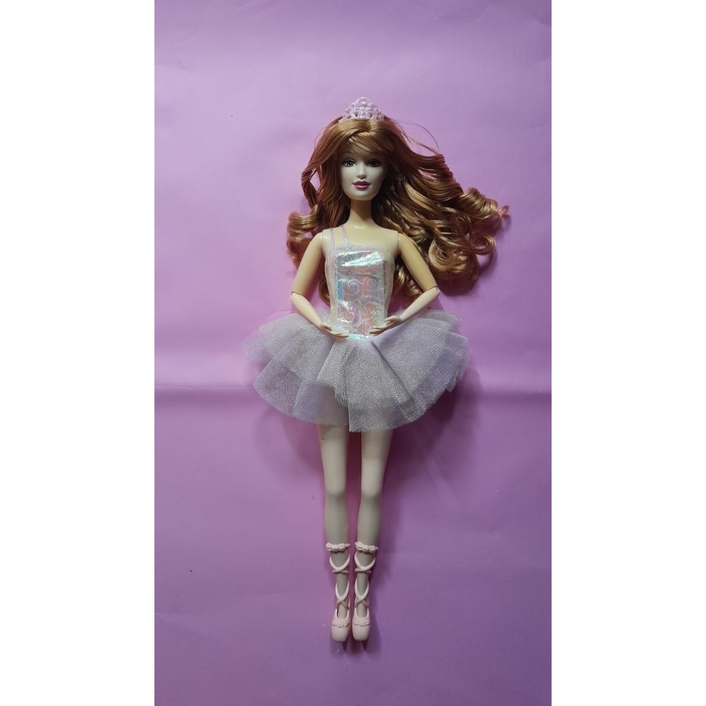 Barbie 12 Dancing Princess Fallon doll