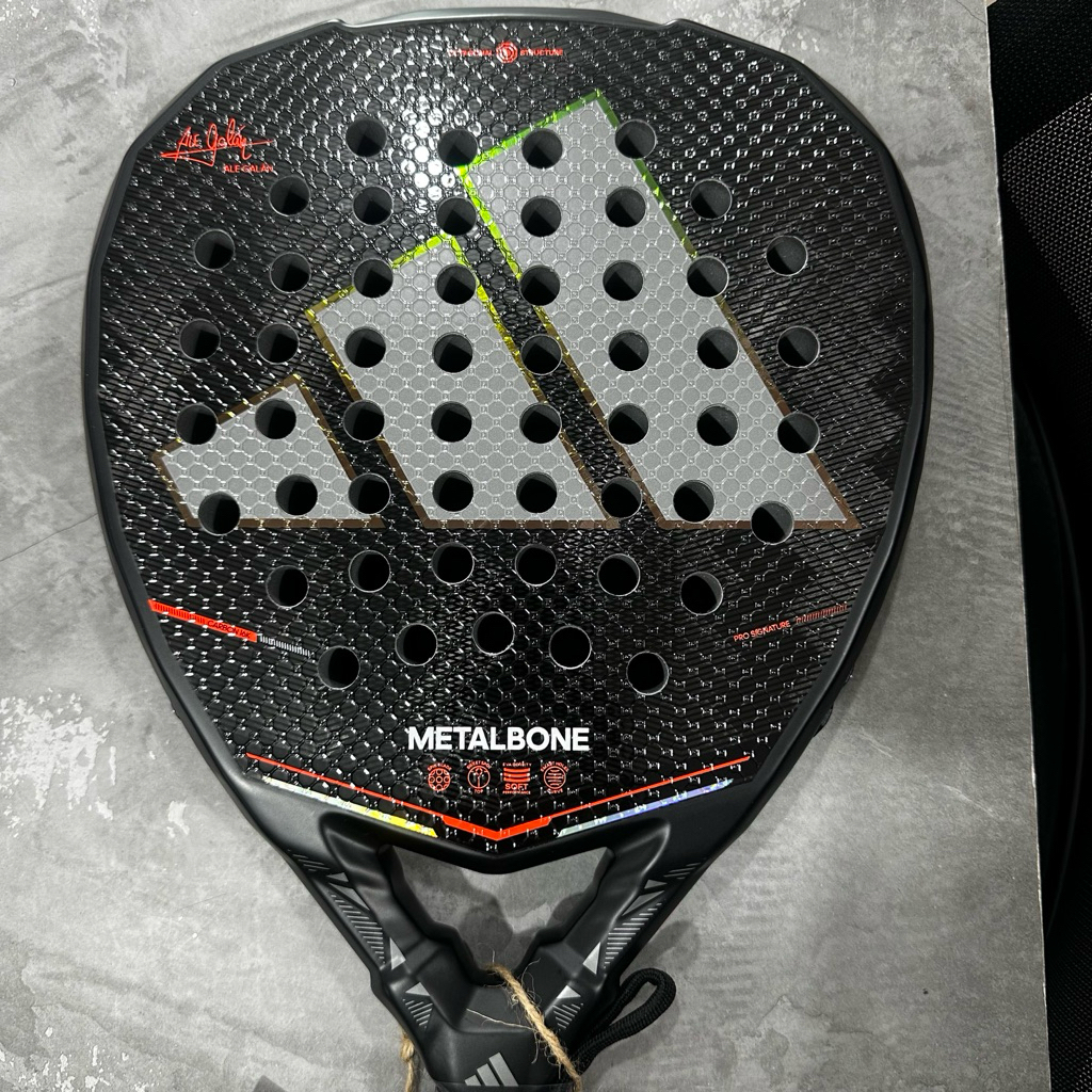 Raket padel Metalbone 2026