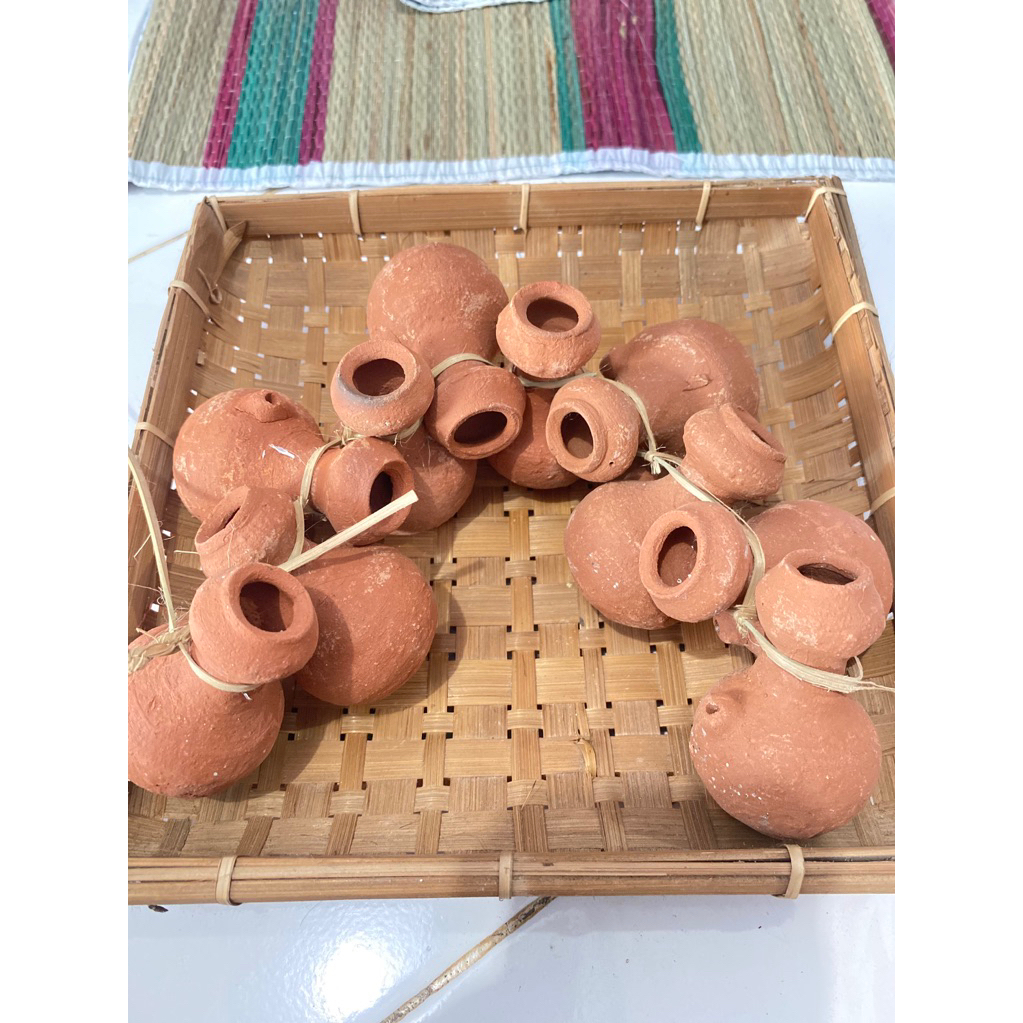 kendi kecil pelengkap cok bakal/ kendi sajen tanah liat
