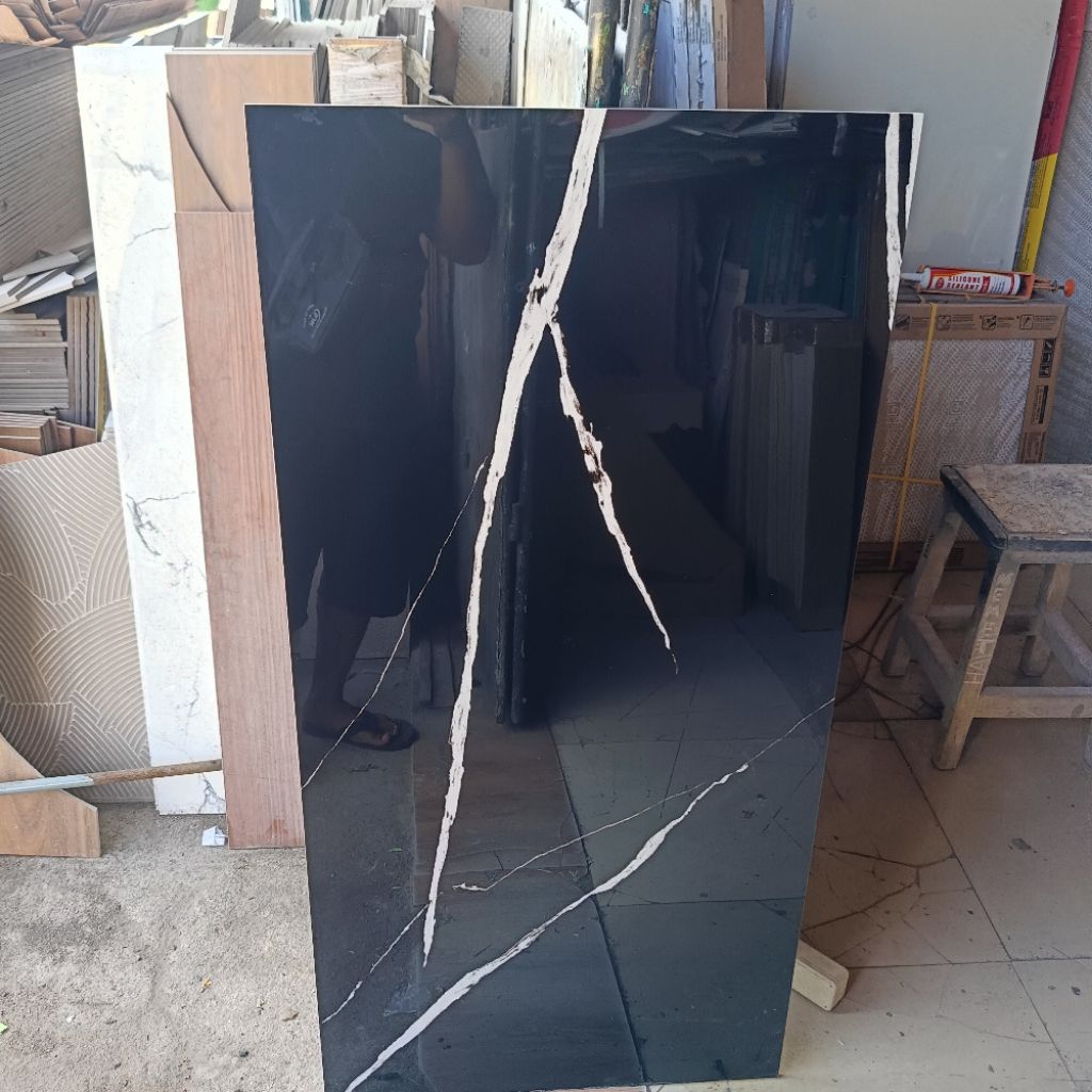 Granit lantai ukuran 60x120 ikad hitam motif panama black