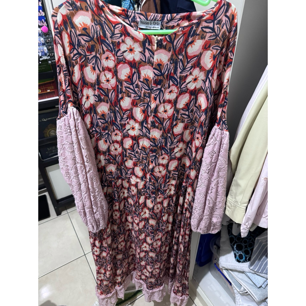 Preloved HaideeOrlin Midi full floral