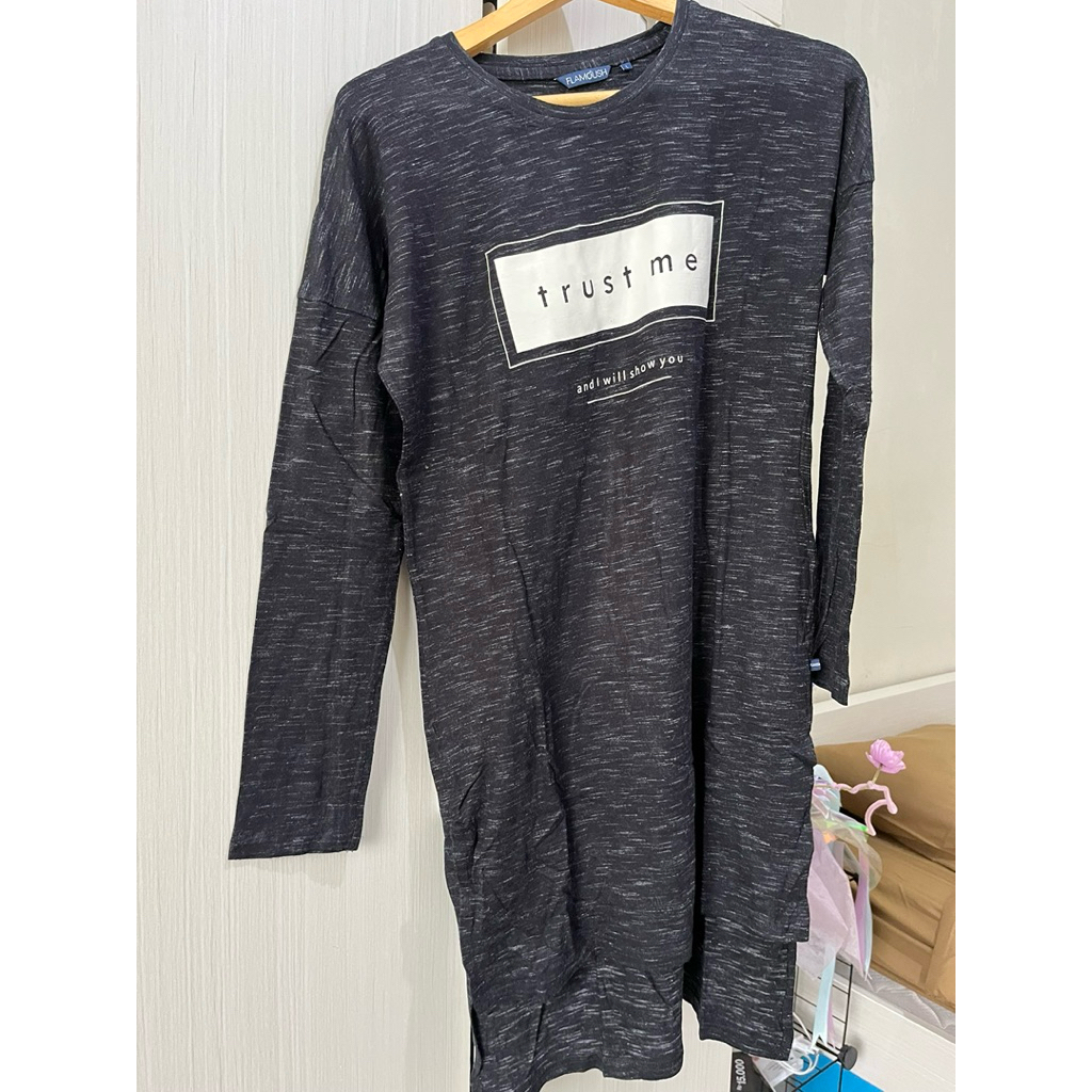 Preloved Flamoush Kaos Wanita
