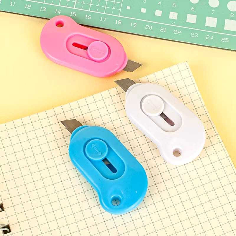 Pisau Cutter Mini Oval Pink Karakter Babi