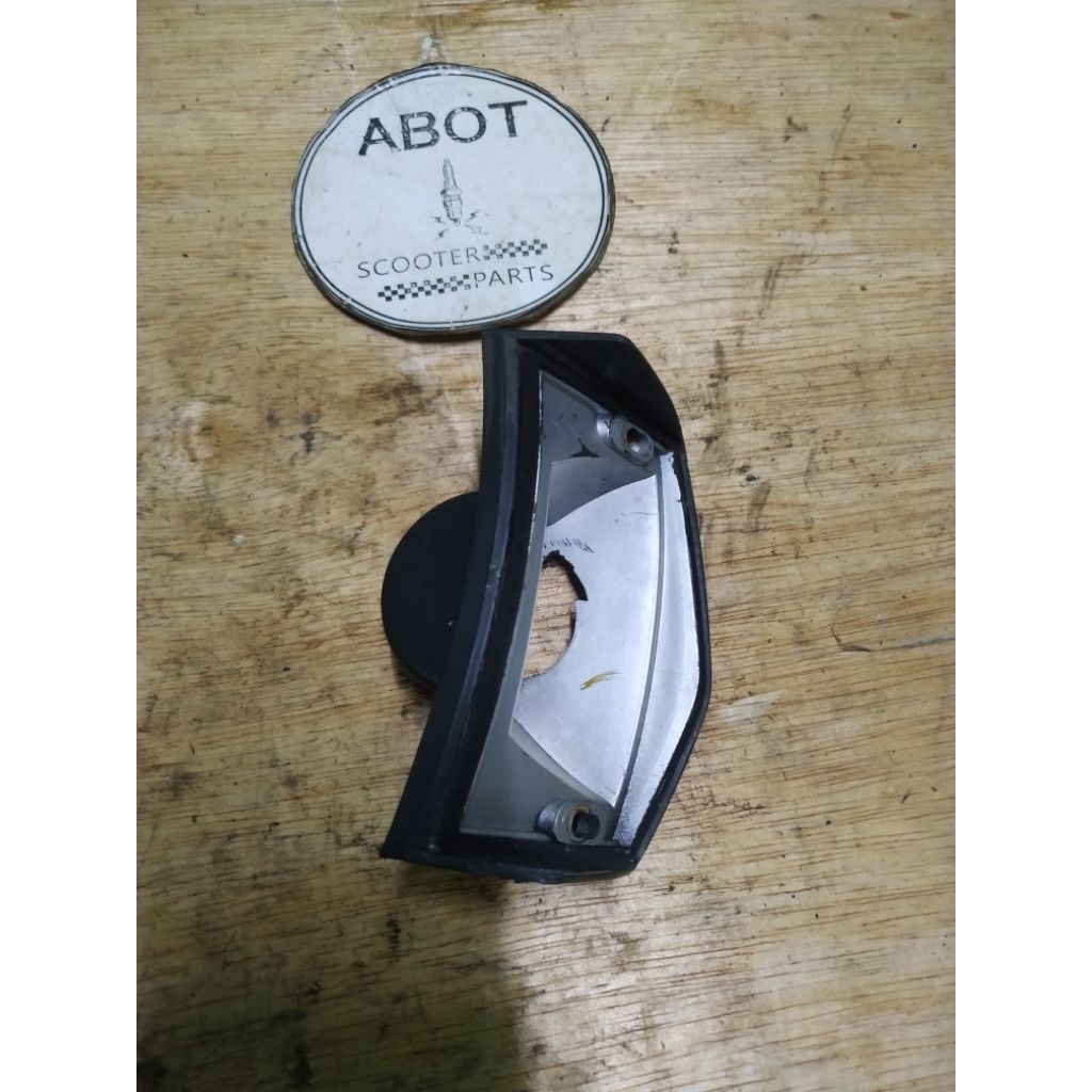 Rumah lampu sein depan vespa excel kiri original