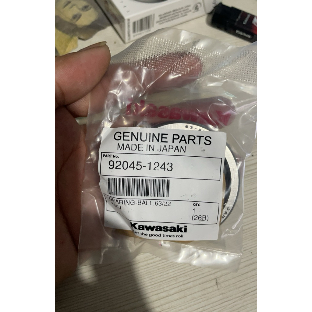 Laher Bearing kanan ninja 6322 Original 92045-1243