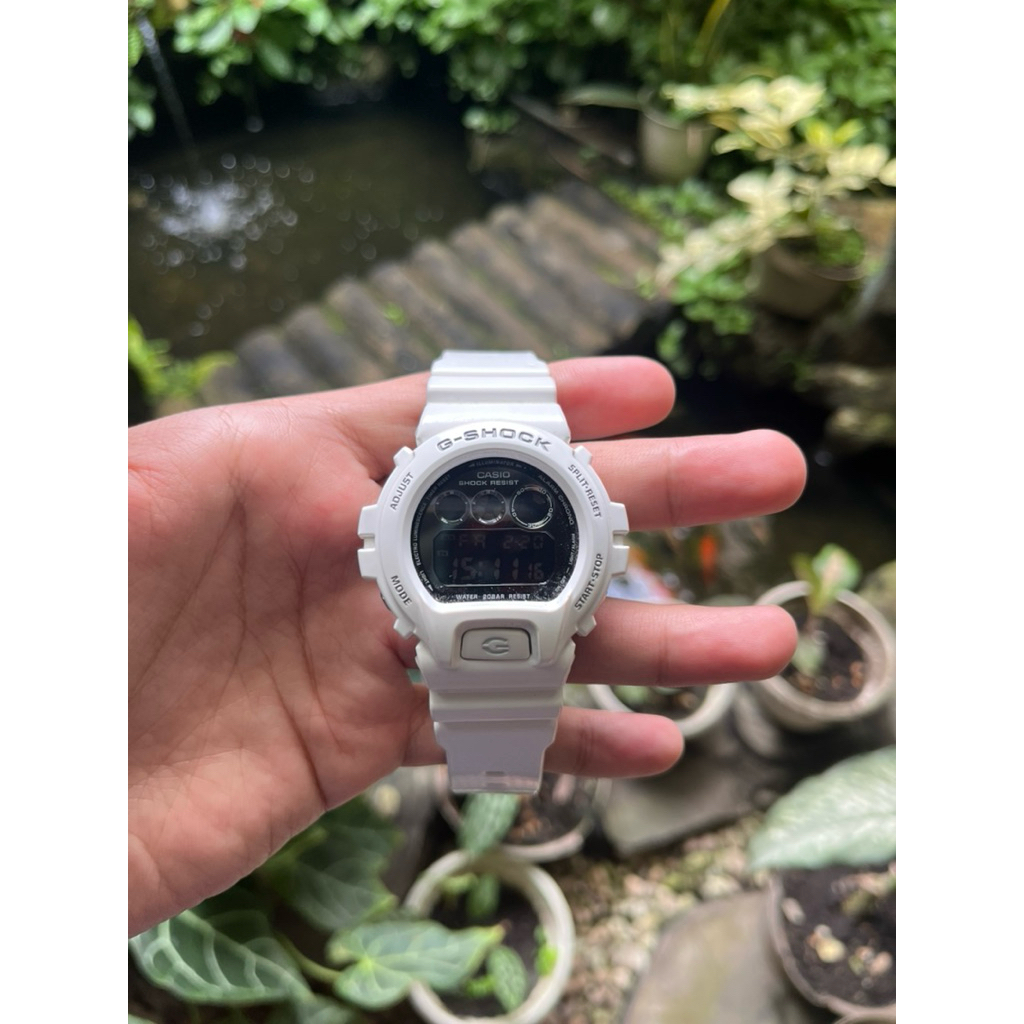 G-Shock DW 6900NB-7DR white silver dial