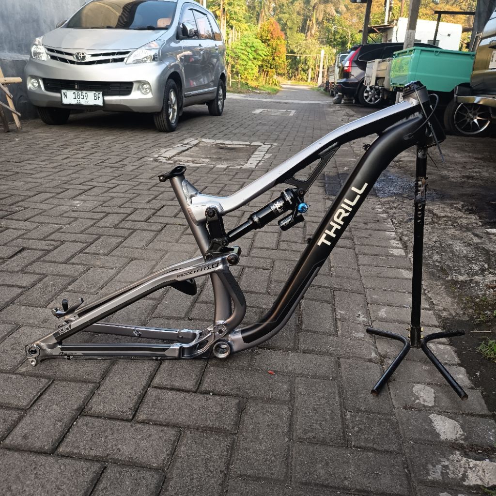 Frame Thrill Ricochet 1.0 T140 M27.5 Mulus Istimewah