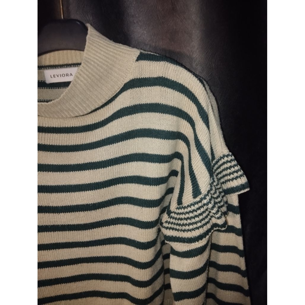 Preloved Sweater Leviora