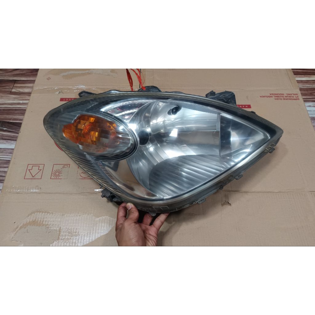 headlamp lampu avanza xenia sebelah kanan tahun 2004-2006 original copotan