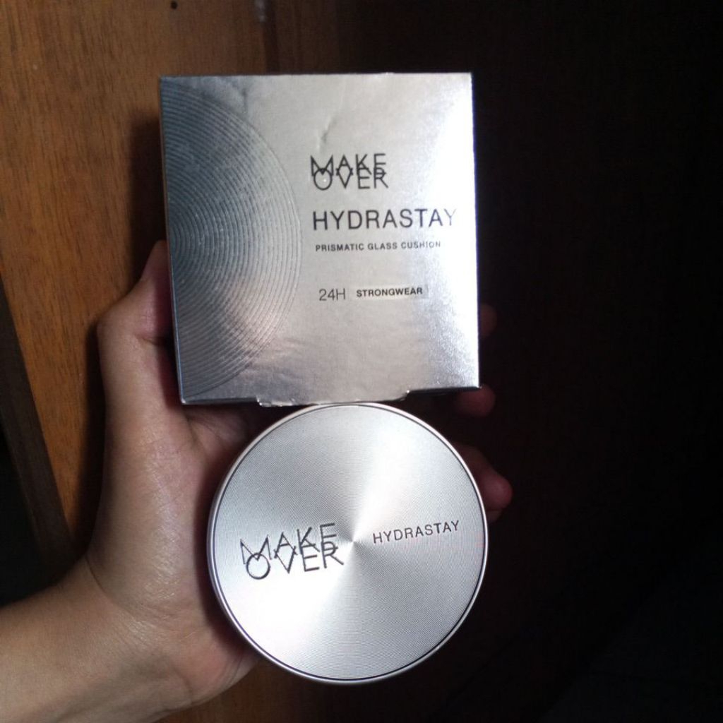 MAKE OVER HYDRASTAY CUSHION