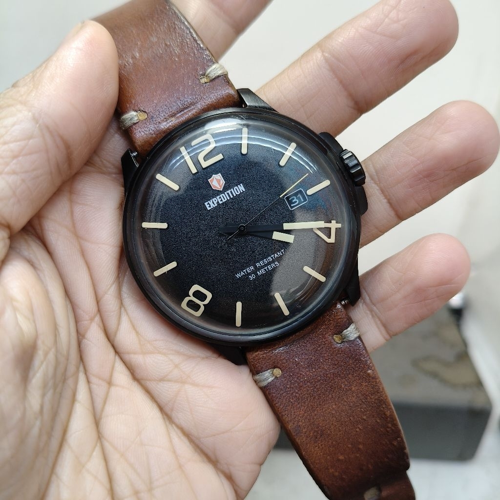 Expedition second cowo tipe E6789M Fullset