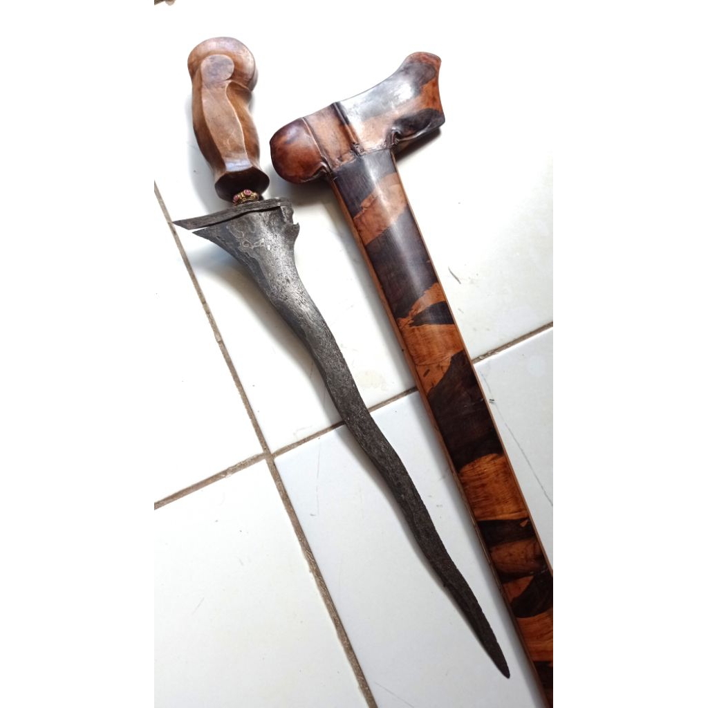 keris Bali kuno pamor kulit semangka panjang bilah 19 cm