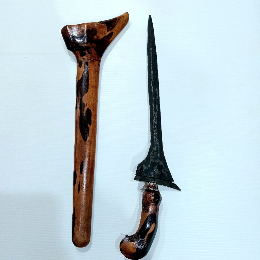 Keris Sepuh Brojol pamor ngulit semongko - Keris sepuh patrem