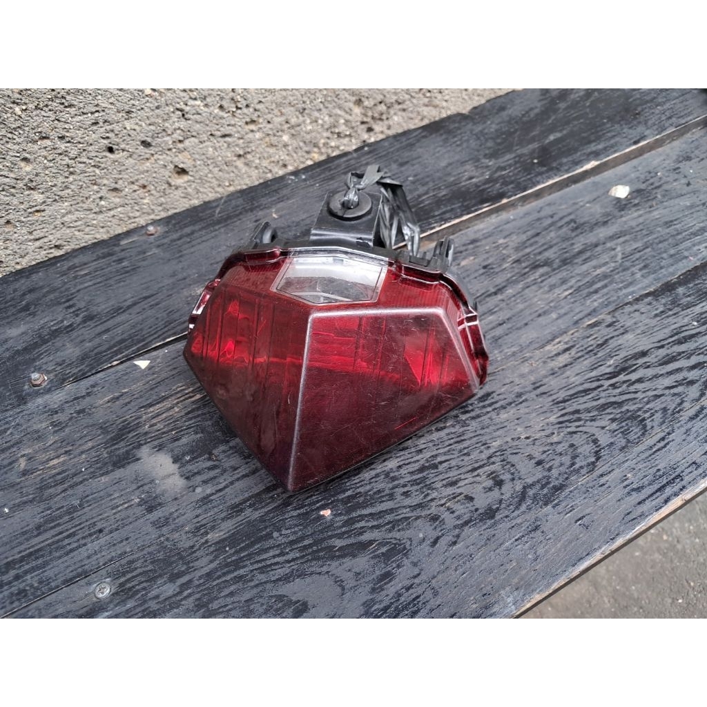 Stoplamp assy vixion new advance nvl belakang reflektor original tinggal pasang skks