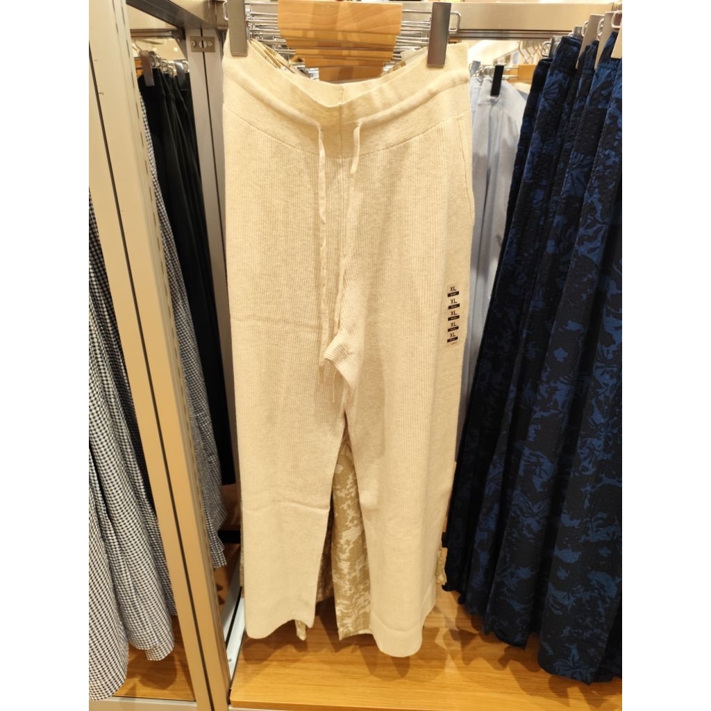 Celana Knit Washable Wanita Uniqlo