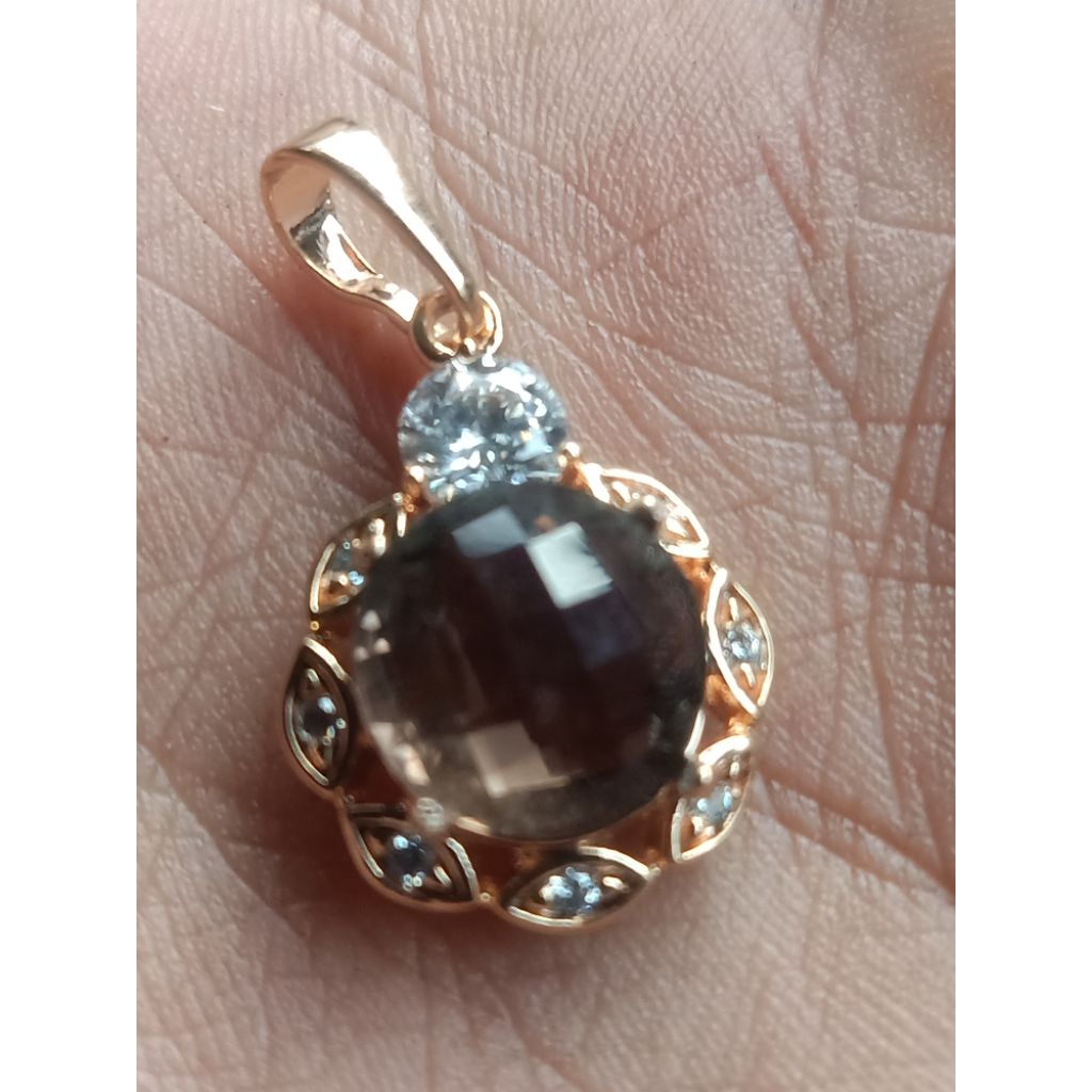 liontin batu natural kecubung