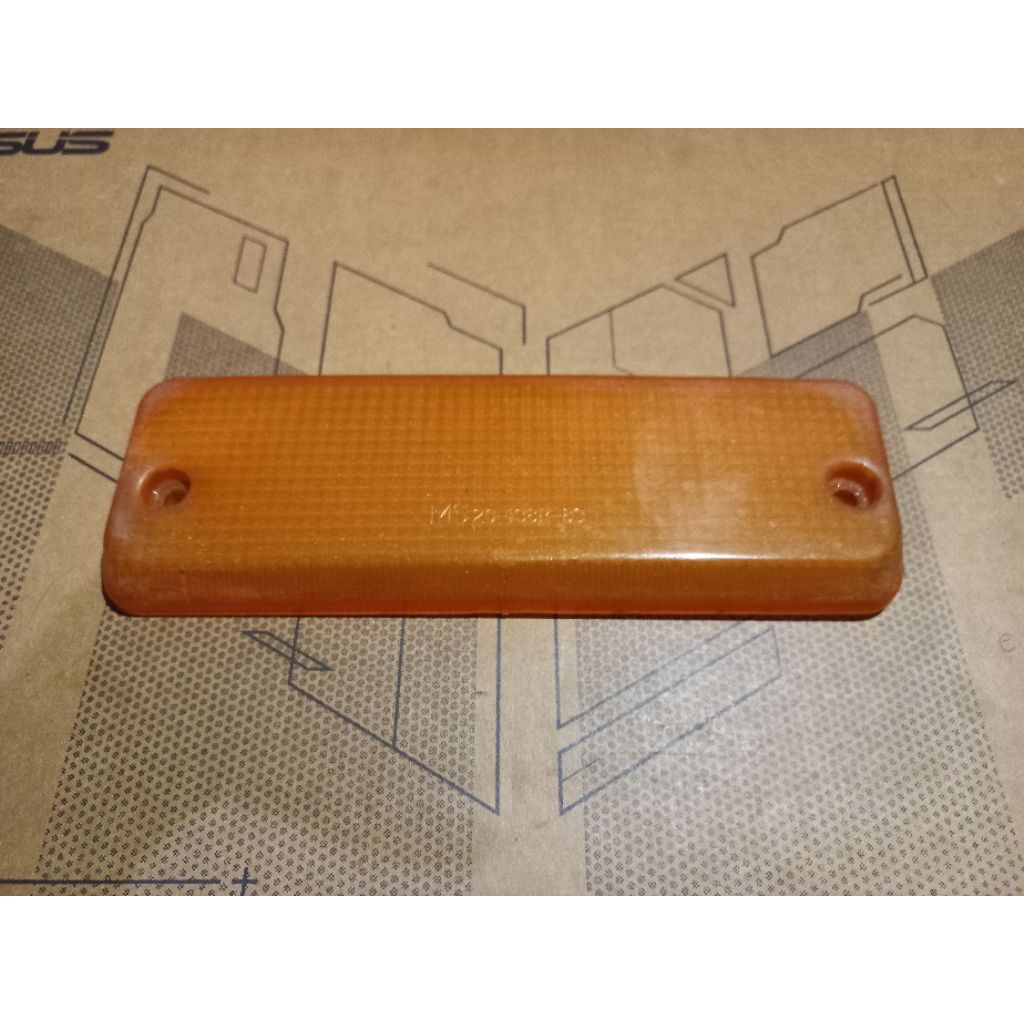 Mika lampu sein kanan bawah kijang grand 92/96 (bekas copotan)