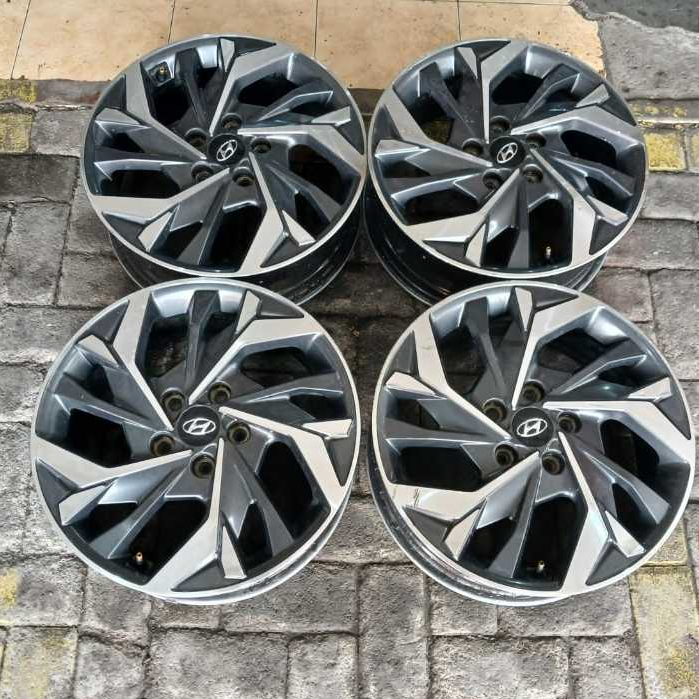 Velg Bekas Standar Hyundai Creta Ring 17 Inch Grey Polish