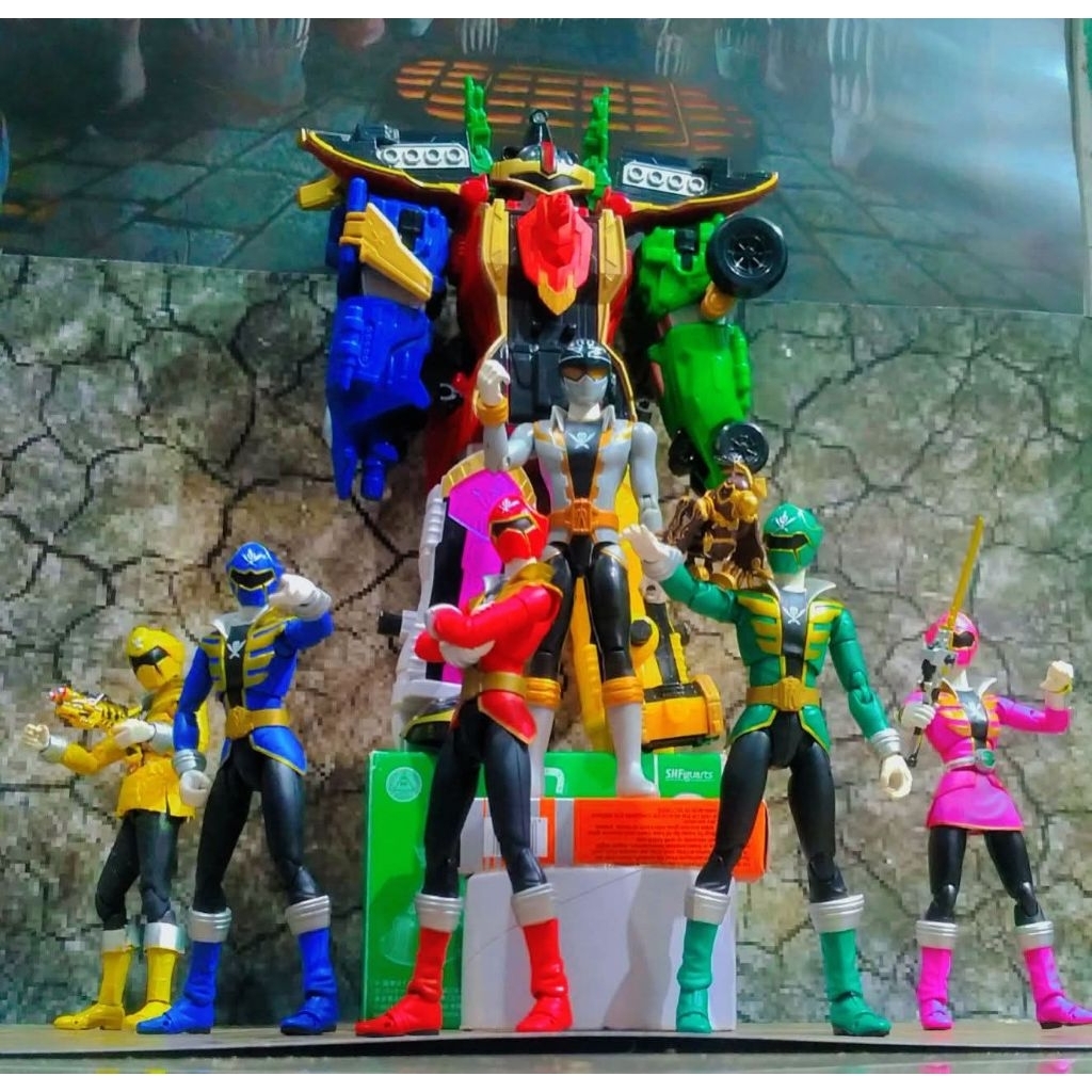 SHF Gokaiger / Power Ranger Super Megaforce + Megazord [Set/Take all]
