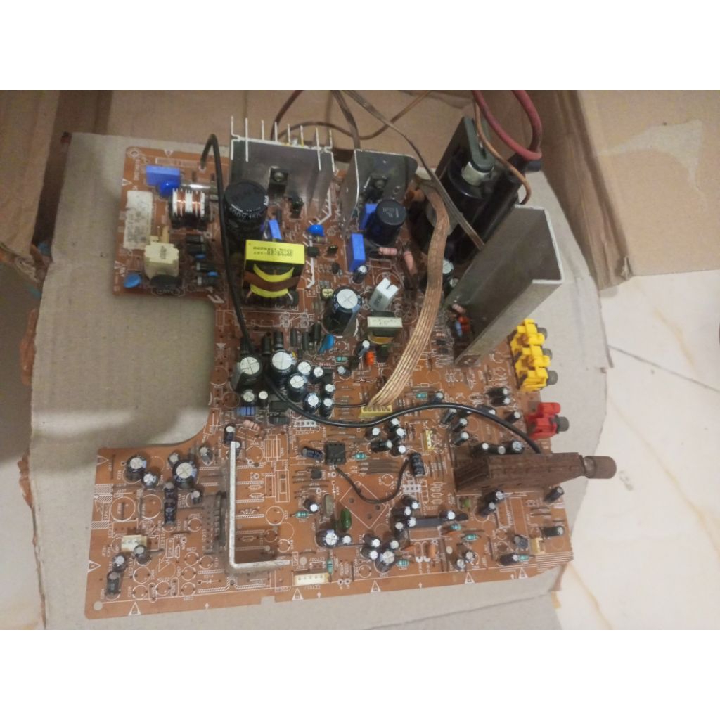 Mesin tv Polytron uslim 21
