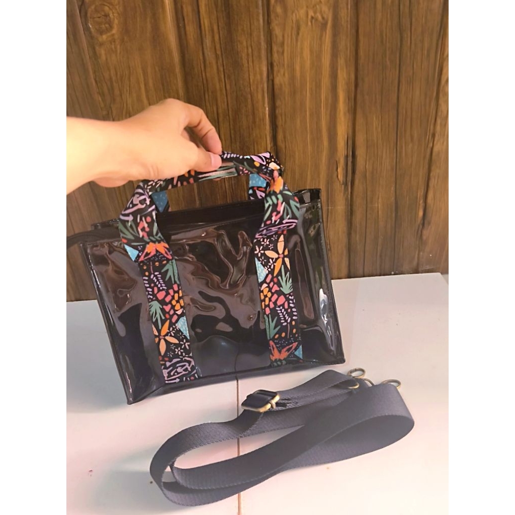 [preloved] Sovlo mini sling bag pvc