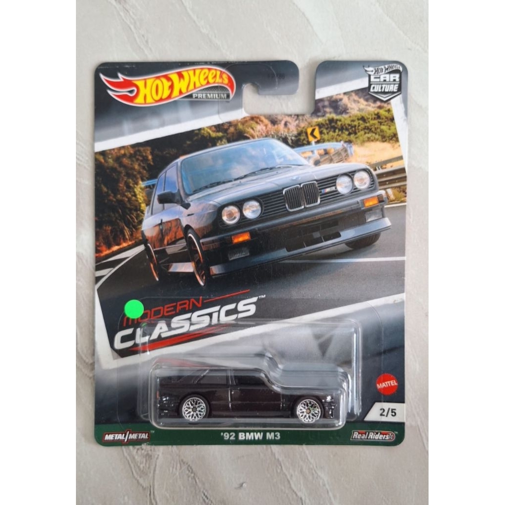 Hot Wheels Premium 92 BMW M3 Modern Classics.