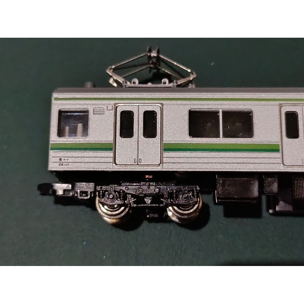 Miniatur KATO N Scale Yokohama line KRL JR205 kereta tengah