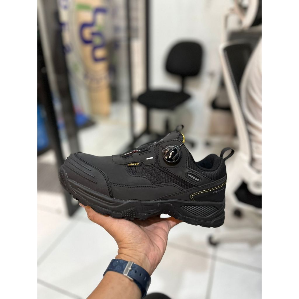 Sepatu Safety Pria - Worx One 102 Boa  Black / Sepatu Safety Sport - Worx One 102 Black