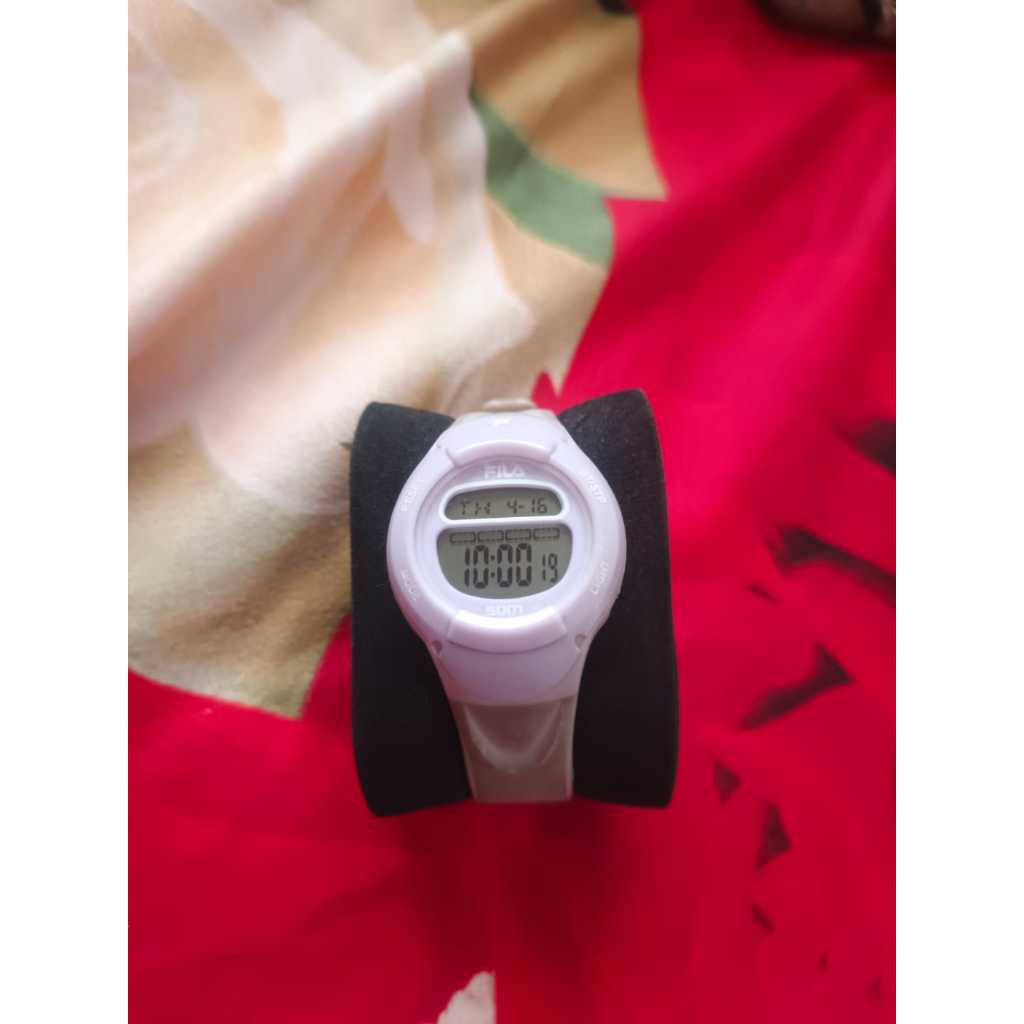 Jam Fila Perempuan