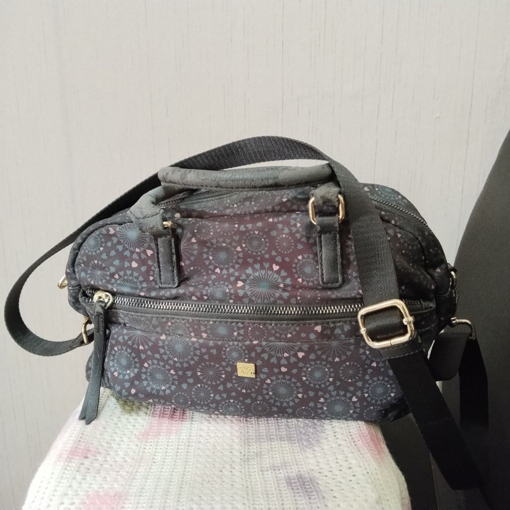 Preloved Elegance Bag Selempang Nylon